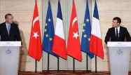 Emmanuel Macron a évoqué avec Erdogan une liste de cas individuels de journalistes et de responsables d'ONG jetés en prison après le putsch de 2016.