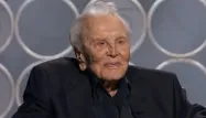 Golden Globes : à 101 ans, Kirk Douglas acclamé par le monde du cinéma