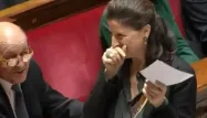 Le gouvernement, les députés et la ministre elle-même ont été pris d'un fou rire.