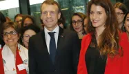 Le chef de l'Etat était dans les locaux de Gecina, une société foncière installée à Paris, aux côtés de la secrétaire d'Etat à l'Egalité Marlène Schiappa.