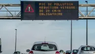Le pic de pollution devrait s'atténuer lundi.