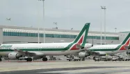Alitalia, qui emploie quelque 11.500 salariés, a accumulé les pertes ces dernières années.