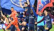 La joie des Parisiens, sacrés champions de France dimanche soir.