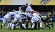 Le Racing et Clermont se sont livrés une bataille intense dimanche, celle-ci tournant à l'avantage des Franciliens.