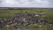 L'OTAN et l'UE demandent à la Russie de reconnaître sa responsabilité dans la catastrophe aérienne du MH17, intervenue en juillet 2014.