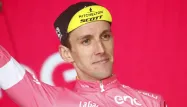 Le Britannique Simon Yates (Mitchelton) garde le maillot rose de leader.