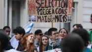 Les étudiants dénoncent le nouveau système censé mettre fin au tirage au sort dans les filières où la demande excède l'offre.