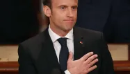 Dans un documentaire diffusé sur France 3, Emmanuel Macron puise largement dans le champ lexical amoureux pour parler de sa première année de mandat.