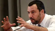 Matteo Salvini attaque Emmanuel Macron sur le sujet de l'accueil des migrants.