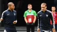 Mbappé avec Griezmann (1280x640) Franck FIFE/AFP