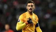 Hugo Lloris défend l'attaquant du Real Madrid.