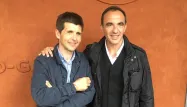 Thomas Sotto et Nikos Aliagas sont partis à la découverte des coulisses de Roland-Garros.