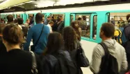 Paris : un homme meurt poignardé dans le métro, le suspect arrêté