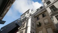 Une cinquantaine de pompiers de Paris ont été mobilisés sur cette intervention.