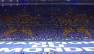 Les supporters ont déployé un tifo sur l'intégralité de la tribune opposée.