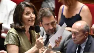 La ministre de la Santé n'exclut pas une fusion des aides sociales.