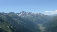 Un alpiniste est mort dimanche après qu'une cordée ait dévissé au pic du Midi d'Ossau, dans les Pyrénées-Atlantique.