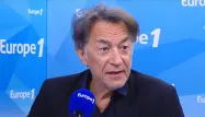 Son rôle d'avocat, le théâtre, la Comédie-Française... Richard Berry se confie au micro d'Isabelle Morizet