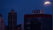 Ce satellite serait chargé d'illuminer la grande ville de Chengdu et devrait être huit fois plus lumineux que l'astre lunaire.