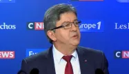 Mélenchon : "Les socialistes qui en ont par-dessus la tête du vaisseau fantôme ont maintenant un lieu d’atterrissage"