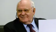 Mikhaïl Gorbatchev appelle Donald Trump à revenir sur sa décision.