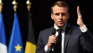 "C'est dans le dialogue qu'on peut en sortir, dans l'explication", a déclaré Emmanuel Macron mardi.