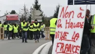 Une manifestante appartenant au mouvement des "gilets jaunes" a été tuée en Savoie dans un barrage