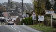 Les huit personnes mises en examen sont des habitants de Châtillon-en-Bazois, dans la Nièvre.
