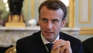 Emmanuel Macron dit "assumer" la hausse de la taxation sur les carburants.