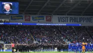 Les joueurs ont observé une minute de silence.