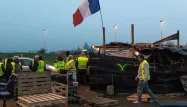 Dans le Puy-de-Dôme (photo) comme ailleurs en France, les "gilets jaunes" les plus radicaux n'entendent pas libérer les ronds points.