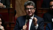 Jean-Luc Mélenchon affirme ne pas vouloir "récupérer" le mouvement des "gilets jaunes".