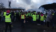Quelque 80 "gilets jaunes" étaient rassemblés devant une usine du Haut-Rhin jeudi soir, 14 d'entre eux ont été interpellés.