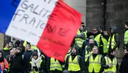 À midi, ils étaient 12.000 d'après les chiffres du gouvernement, qui n'a pas donné de chiffre de mobilisation à la fin de la journée.