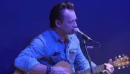 VIDÉO - David Hallyday chante en live "Ma dernière lettre" sur Europe 1
