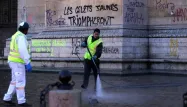 Treize personnes vont être présentées à un juge pour les dégradations commises sur l'Arc de Triomphe samedi.