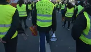 "Gilets jaunes" : l'A6 coupée dans les deux sens au niveau du péage de Limas (Rhône)