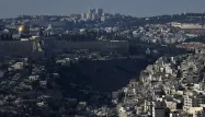"Nous construisons et nous continuerons à construire", a tweeté Benjamin Netanyahu, mardi, après l'annonce des 2.500 logements.