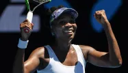 L'Américaine Venus Williams, 17ème mondiale, s'est qualifiée pour la neuvième fois pour les quarts de finale de l'Open d'Australie, dimanche à Melbourne.