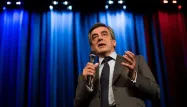 François Fillon est à la politique ce que le chirurgien est à la médecine : froid, précis et concentré.