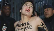 La première Femen condamnée pour exhibition sexuelle relaxée en appel