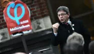 Mélenchon veut "un monde où zéro personne dorme dans la rue"