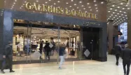 Les Galeries Lafayette ont ouvert le dimanche pour la première fois à Paris le 8 janvier.
