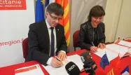 Carole Delga et Carles Puigdemont ont signé une lettre d'intention dimanche.