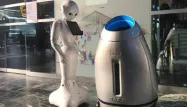 Baryl, le robot-poubelle de la SNCF, est en test dans les gares de l'Ouest de la France.