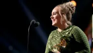 Lors des Grammys, Adele a reçu cinq récompenses, dont deux pour son titre "Hello".