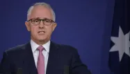 Le Premier ministre australien Malcolm Turnbull a été accusé jeudi d'avoir "acheté" sa victoire électorale.