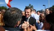À La Réunion, Emmanuel Macron grisé par l'enthousiasme des militants