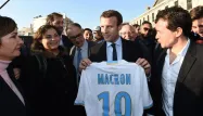 Emmanuel Macron parvient à attirer des soutiens dans le Sud de la France. BORIS HORVAT / AFP