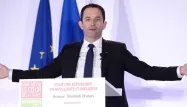 Benoît Hamon critique les ralliements socialistes à Emmanuel Macron.